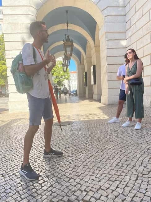 Lisbon: City Highlights Guided Walking Tour - Walking through Baixa Pombalina and Augusta Street