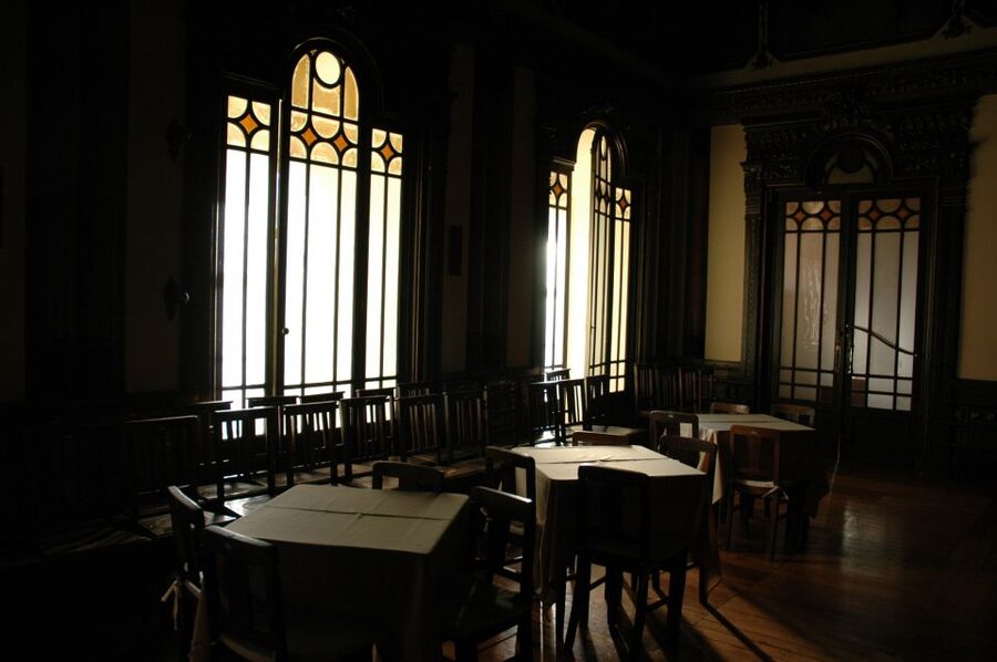 Lisbon: City of Spies Guided Walking Tour - Guide quality and group size