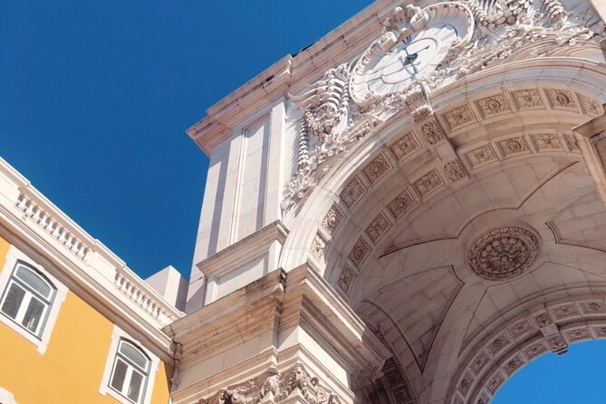 Lisbon Essential Walking Tour: History, Stories and Lifestyle - São Pedro de Alcântara and the city below