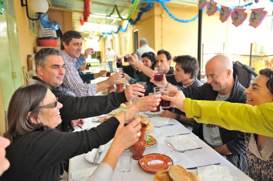 Lisbon: Food and Culture 3-Hour Walking Tour - How much food should you expect?