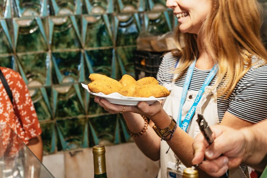 Lisbon: Food and Wine Small Group Walking Tour - Group size, pace, and the social side
