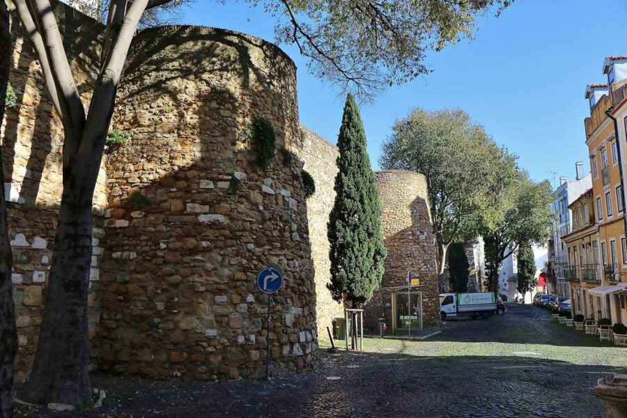 Lisbon: Full-Day Private Walking Sightseeing Tour - Pastries and the pleasure of a well-timed stop