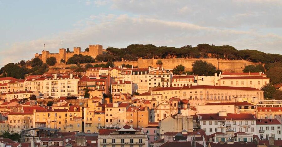 Lisbon: Full-Day Private Walking Sightseeing Tour - Four hours, flexibility, and the full-day wording