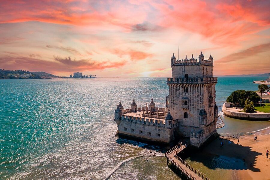 Lisbon: Helicopter Ride, Boat Trip, & Old Town Walking Tour - The return van keeps the day practical