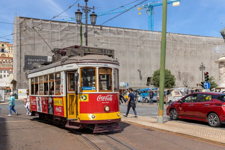 Lisbon: History, Stories and Lifestyle Walking Tour - Why this three-hour route works