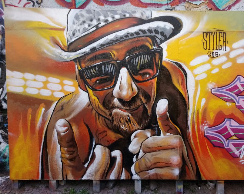 Lisbon: Kickstart Street Art Walking Tour - What the 90-minute pace feels like