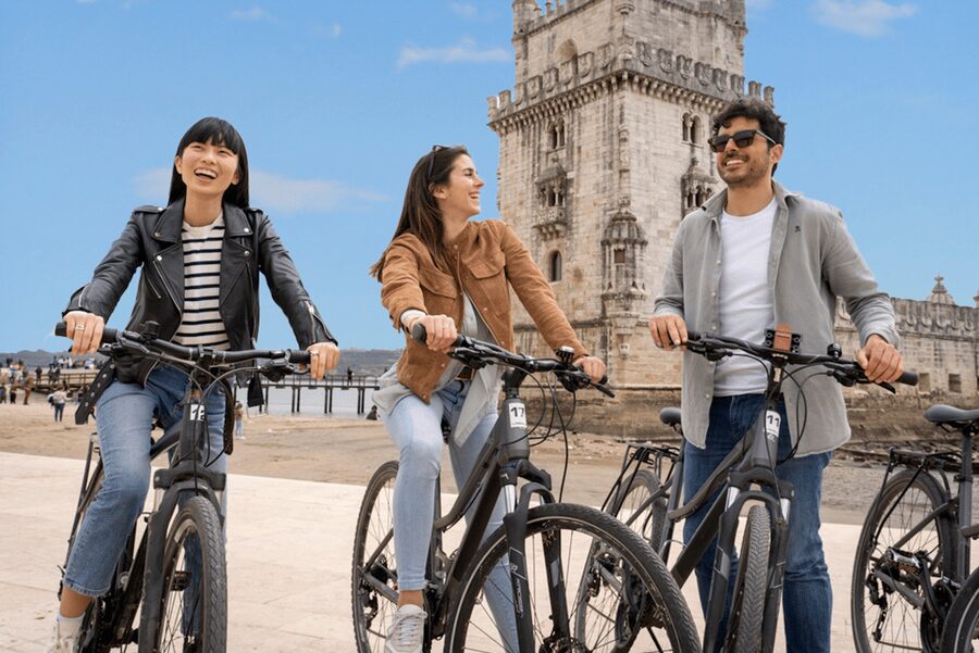 Lisbon: Private Boat Trip, Guided Walking Tour, Bike & Tram - Starting in Rossio and walking through old Lisbon