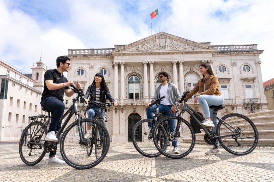 Lisbon: Private Boat Trip, Guided Walking Tour, Bike & Tram - FAQ