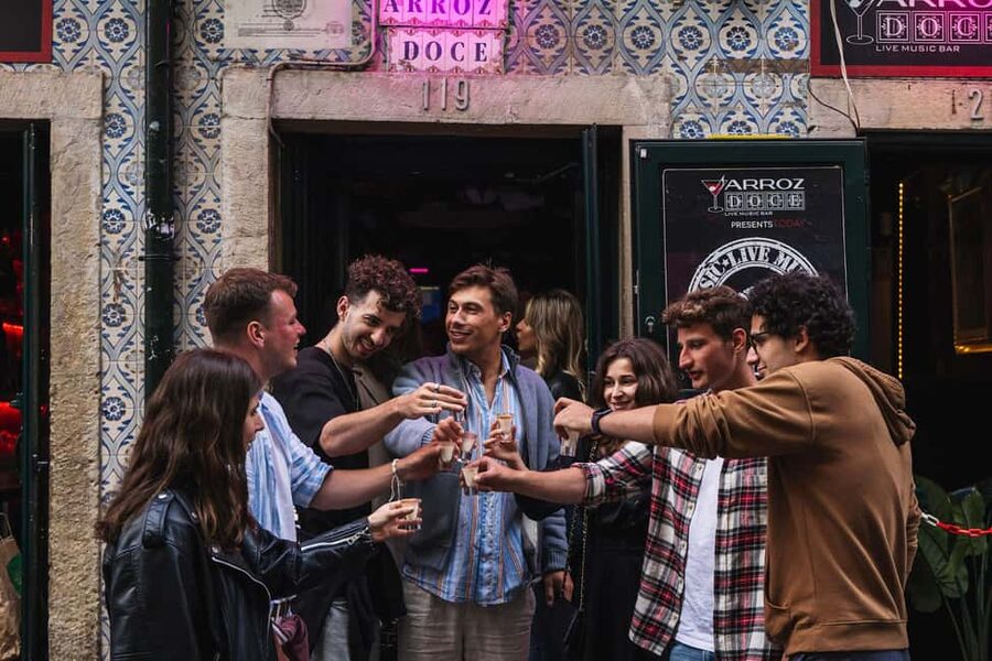 Lisbon: Private Dark History Walking Tour with Drinks - The Guides Make or Break the Night