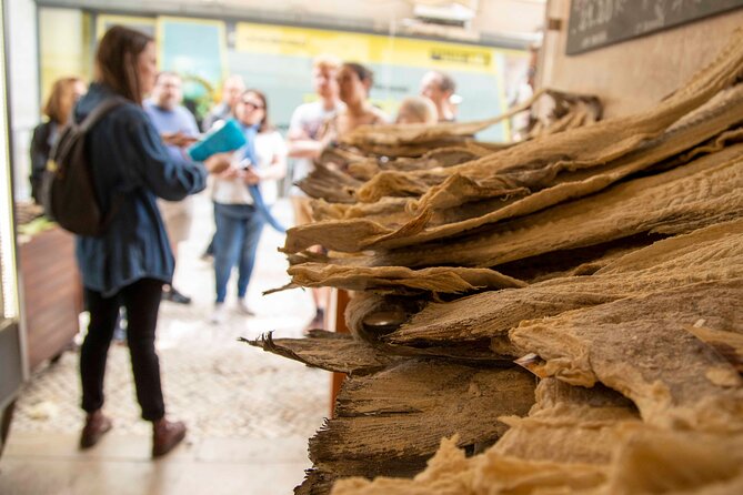 Lisbon Roots - Small group Food & Culture Walking Tour w/tastings - Small group size and the guide’s role