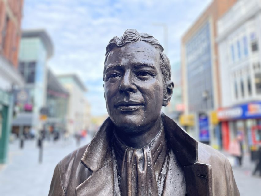 Liverpool: Beatles Highlights Walking Tour - What the 135-minute walk actually gives you