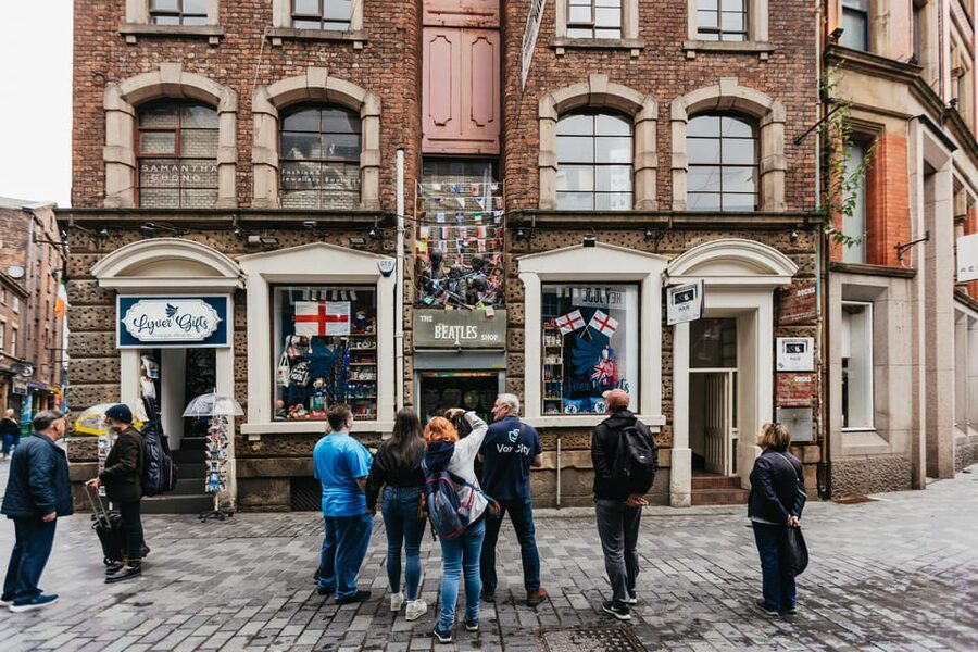 Liverpool: The Beatles and Cavern Quarter Walking Tour - The complimentary sightseeing app