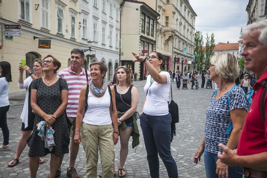 Ljubljana: Slovenian Cuisine Walking Tour with Tastings - A walking tour with useful city orientation