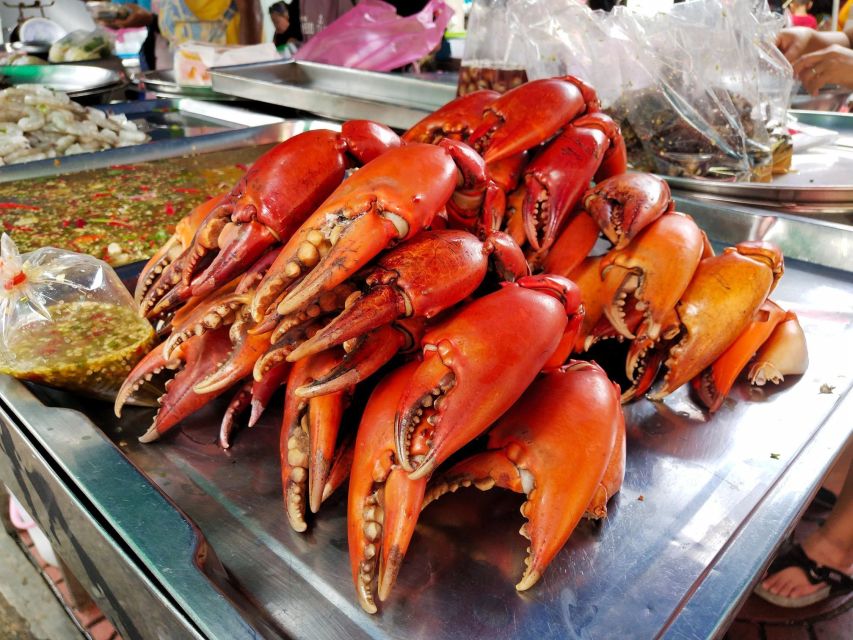 Local Life, Culture & Food Walking Tour at Chinatown - Why the small group changes the experience