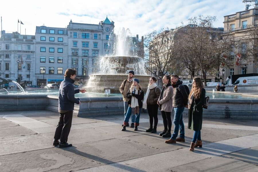 London: Best Landmarks Walking Tour - Walking pace, weather, and group expectations