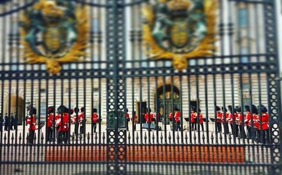 London: British Royalty Walking Tour - Guides who make the difference