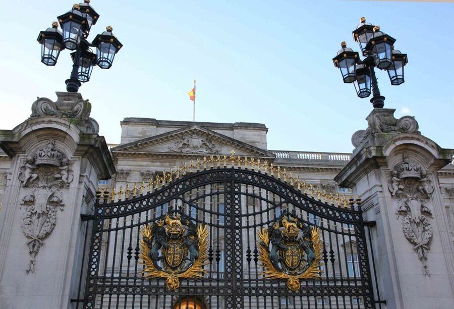 London: Buckingham Palace Entry Ticket & Royal Walking Tour - Key points before you book