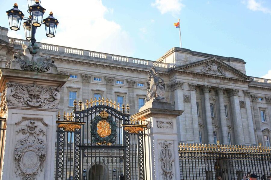 London: Buckingham Palace Entry Ticket & Royal Walking Tour - Why this Buckingham Palace tour is worth considering