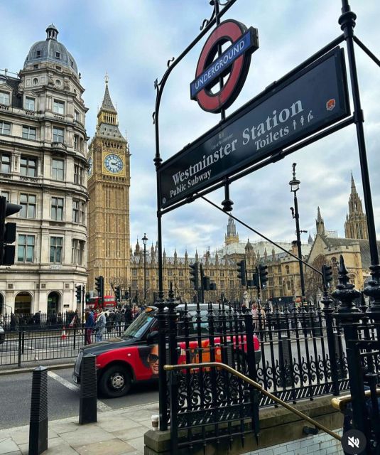 London: Buckingham Palace & Westminster Guided Walking Tour - What the guide adds to the walk