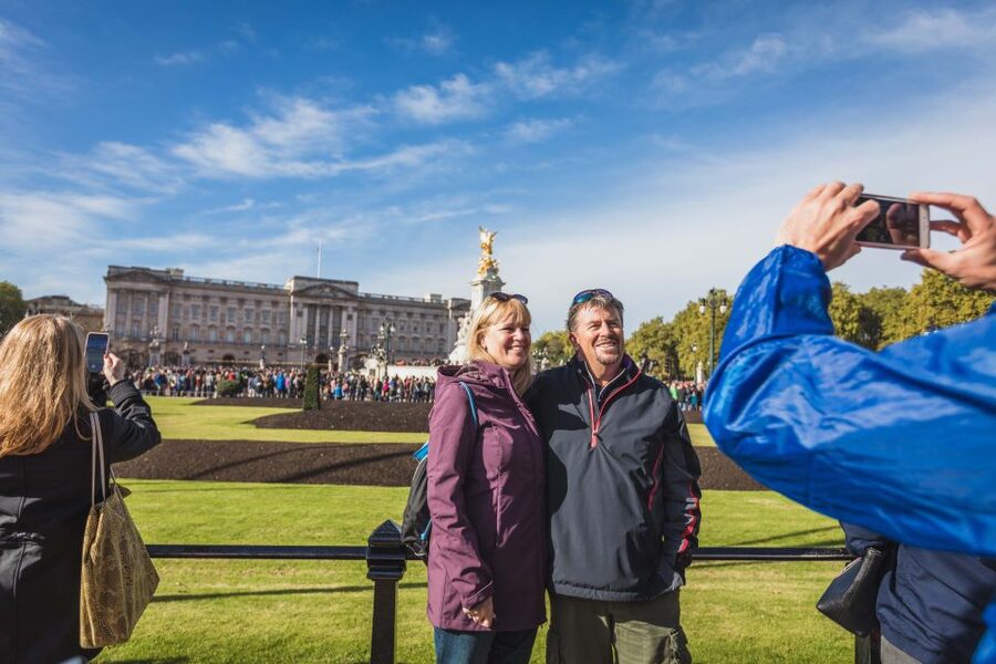 London: Changing of the Guard Walking Tour - Wellington Barracks is where the military movement becomes clear