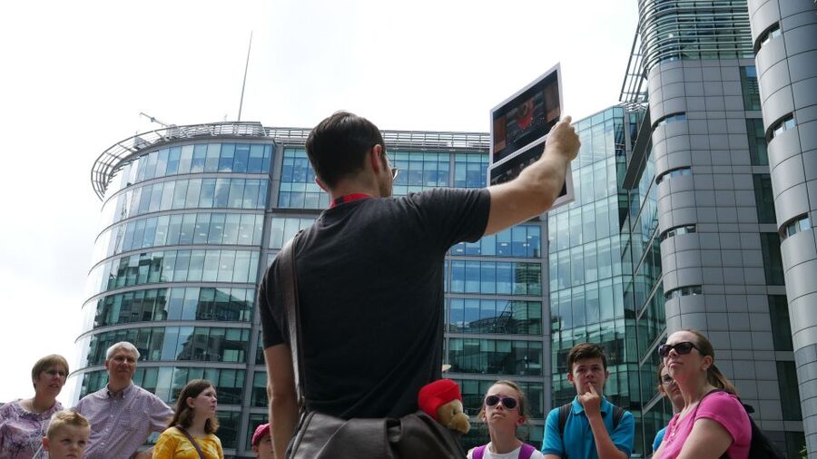 London: Guided Paddington Bear Walking Tour - What the guides add to the experience