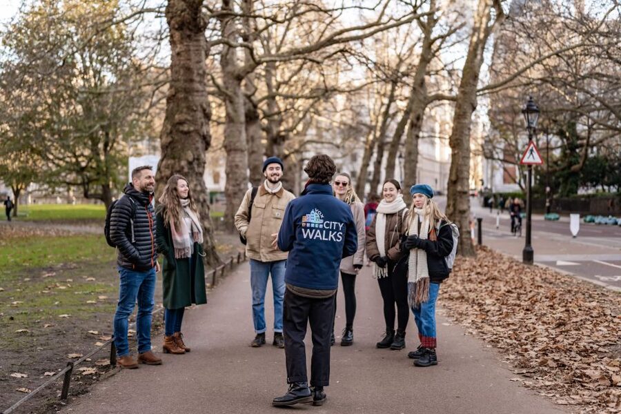 London: Harry Potter Walk, Hop-on Hop-off Bus Tour & Cruise - The Vox City app and extra walking options