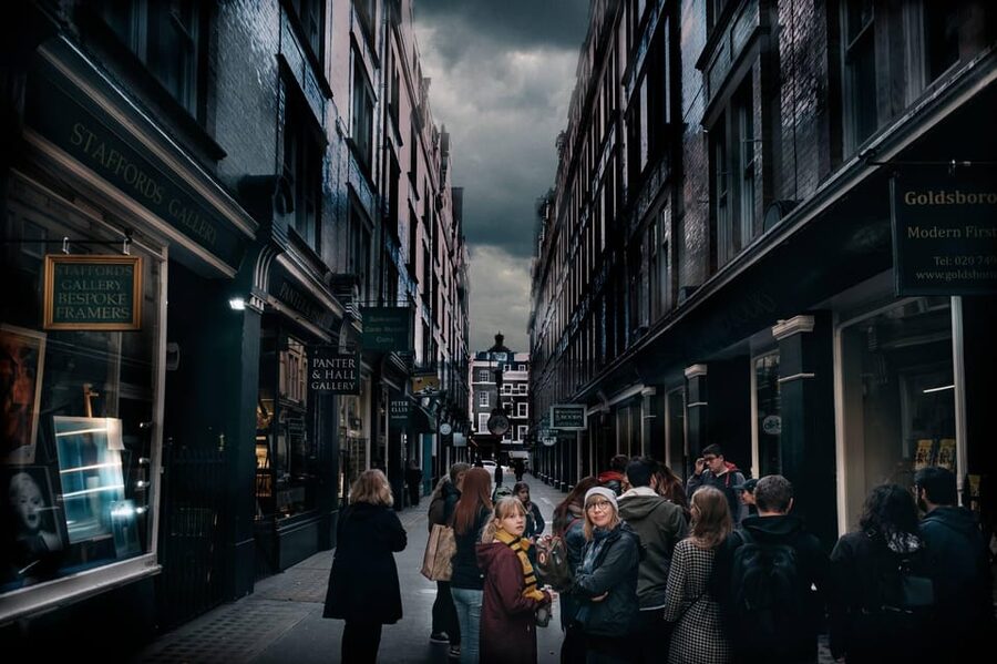 London: Harry Potter Walking Tour in German - The Globe, Millennium Bridge, and the Death Eater bridge