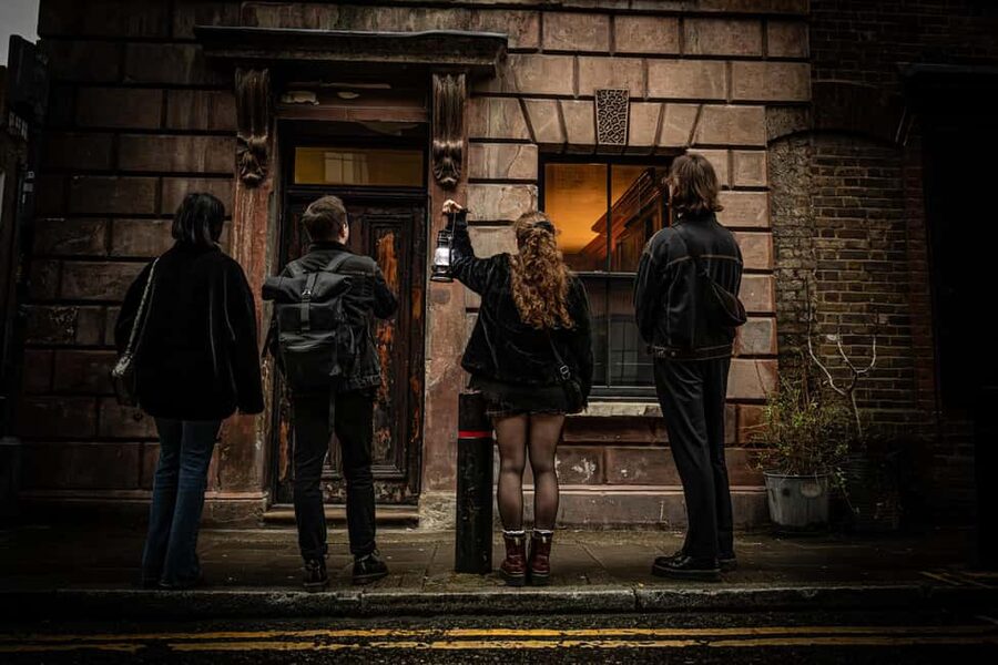 London: Interactive Jack the Ripper Night Walking Tour - Gunthorpe Street and the stories behind the case