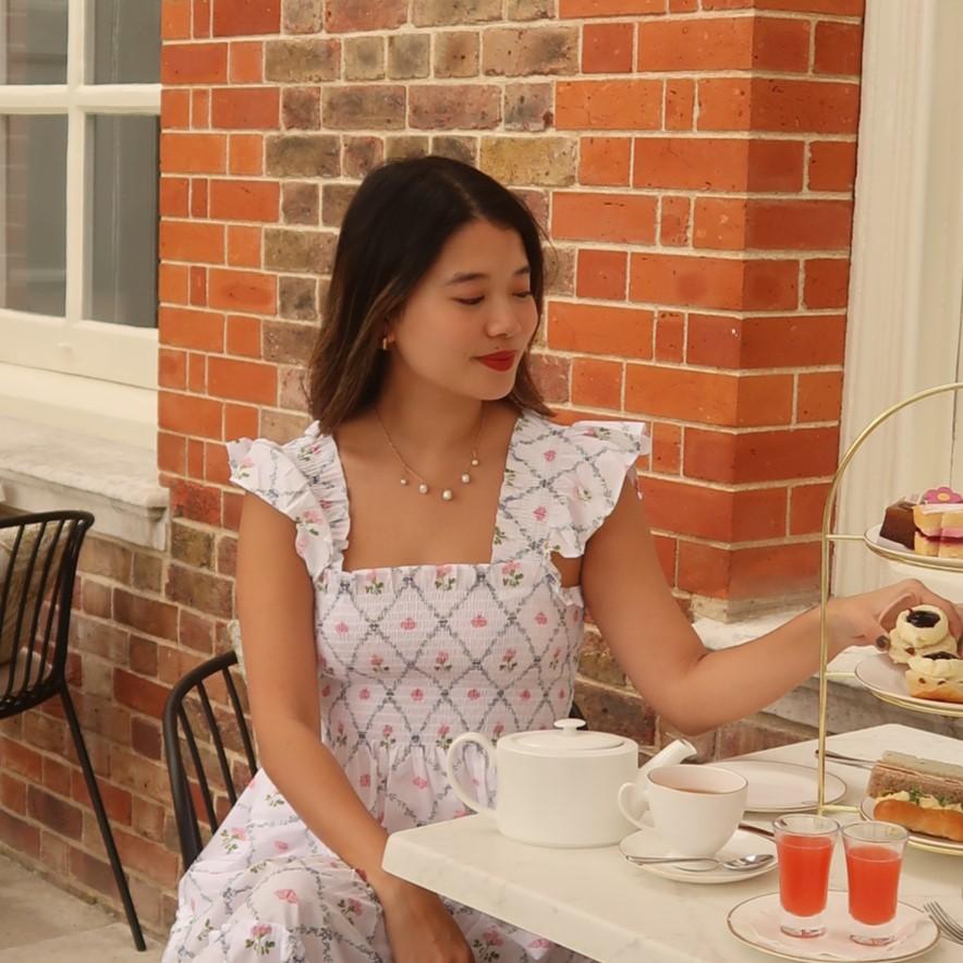London: Kensington Palace Afternoon Tea & Guided Walk - Kensington Gardens, where royal stories meet everyday wildlife