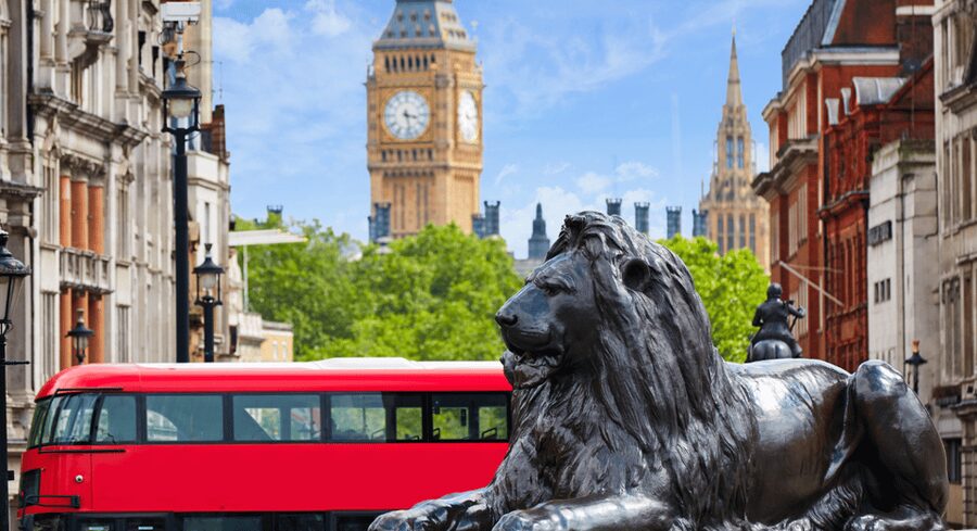 London: London Sightseeing Walking Tour with 30+ Sights - Starting among 2,000 years of London history