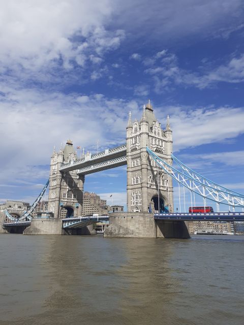 London: Medieval History Walking Tour from The Tower - London Bridge, Borough Market, and the city’s working side
