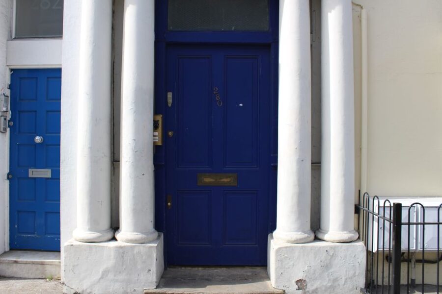 London: Notting Hill Walking Tour - Portobello Road, market stalls, and food