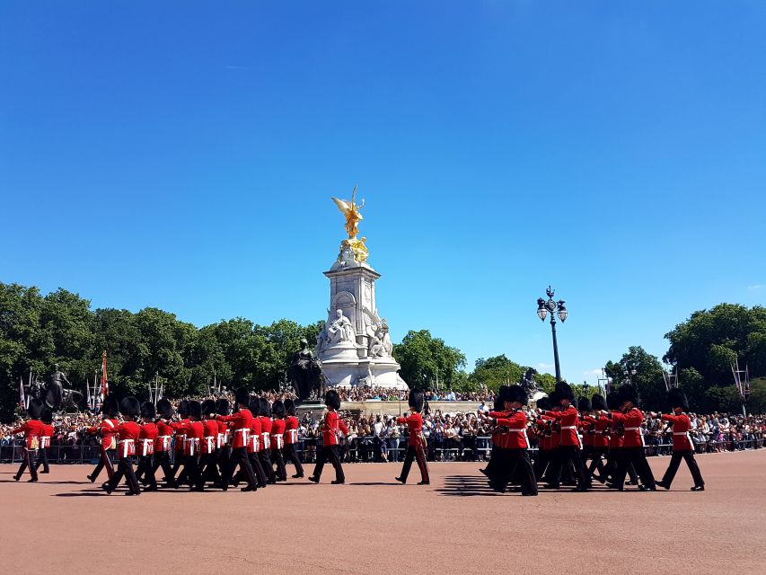 London: Palaces and Parliament Walking Tour - Green Park and the Royal Route to Buckingham Palace