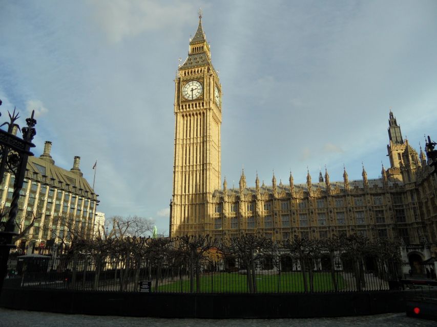 London: Private Walking Sightseeing Tour - Starting at Buckingham Palace