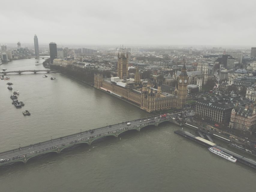 London: Private Walking Tour with a Local - The guides are the heart of the experience