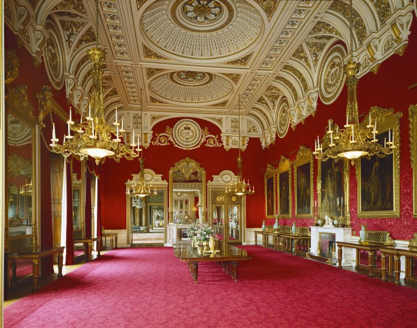 London: Royal Walking Tour and Buckingham Palace Audio Tour - The King’s Tour Artists exhibition in 2025
