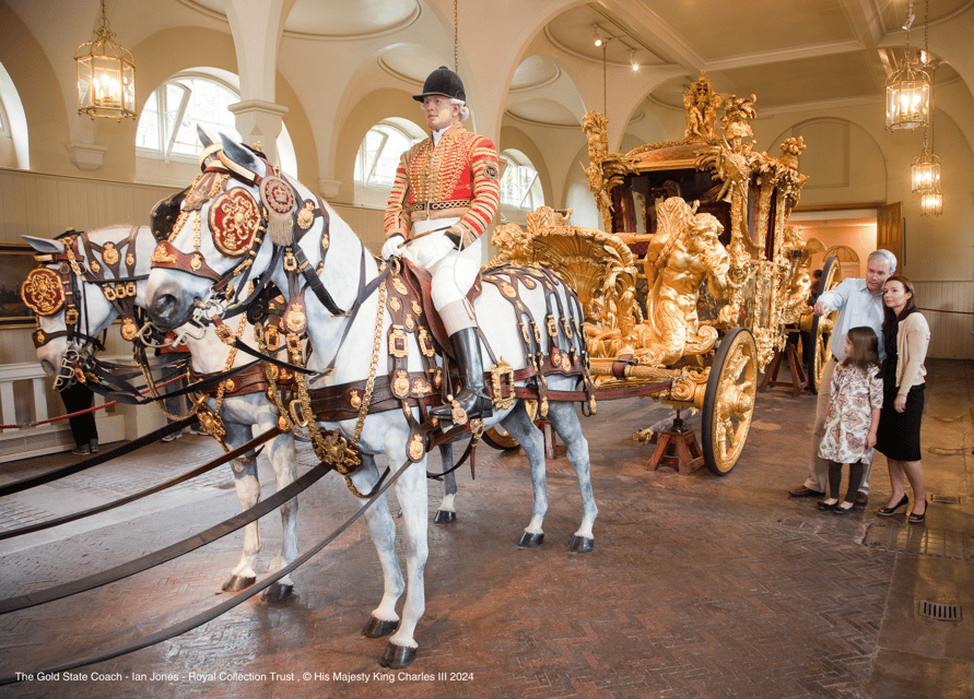London: Royal Walking Tour with Guard Change & Royal Mews - Key points at a glance