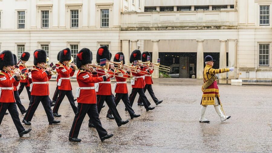London: Royal Walking Tour with Guard Change & Royal Mews - What this London royal tour actually includes