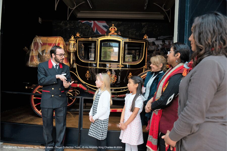 London: Royal Walking Tour with Guard Change & Royal Mews - St. James’s Park and Wellington Barracks