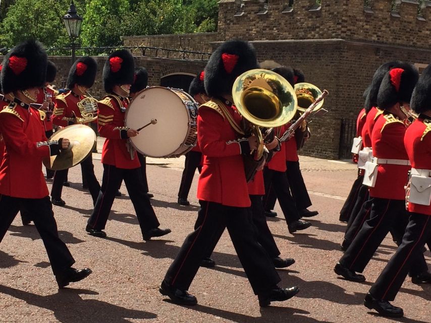 London: Royalty Walking Tour with Changing of The Guard - Downing Street and the modern government district
