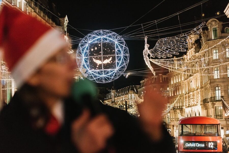 London: Tootbus Christmas Lights Tour incl walking tours - Live guide, audio commentary, and the Christmas playlist