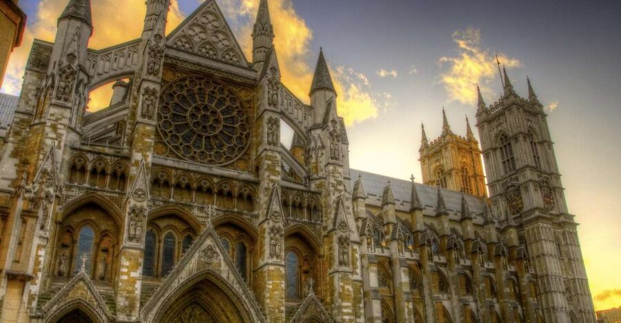 London: Westminster Walking Tour & Westminster Abbey Visit - Two hours inside Westminster Abbey