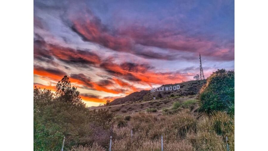 Los Angeles: Hollywood Sign Walking and Pictures Tour - Getting photos that do not look like rushed selfies