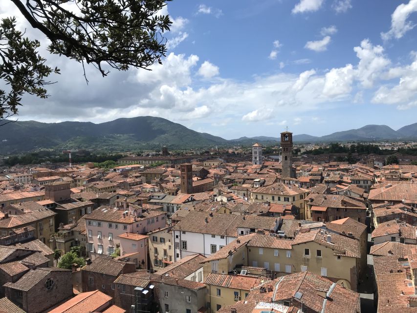 Lucca: 2-Hour City Center Walking Tour - Via Fillungo, the Clock Tower, and Guinigi Tower
