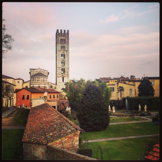 Lucca: 2-Hour City Center Walking Tour - Walking along the sixteenth-century walls