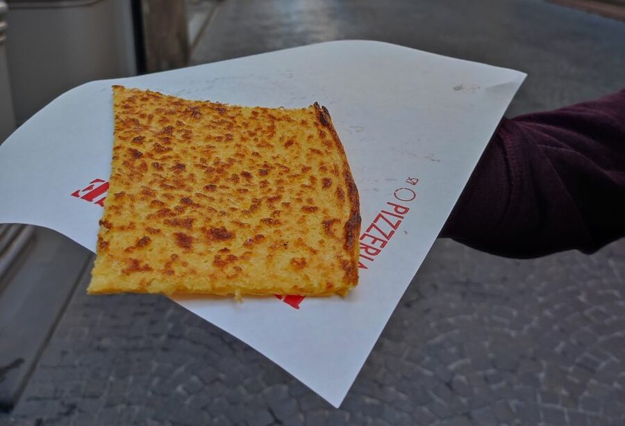 Lucca: Guided Food Walking Tour with Tastings - Cecina, the Tuscan street-food stop