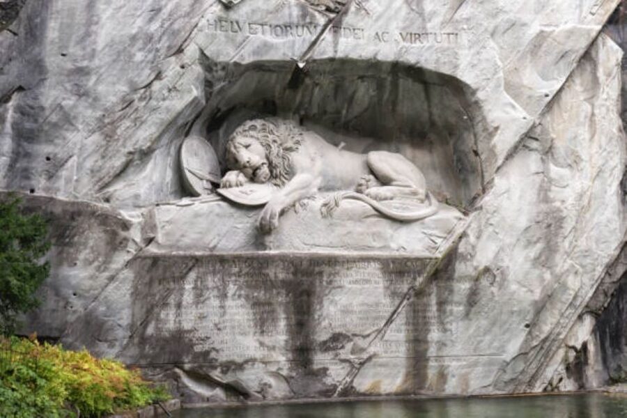Lucerne: Private Walking Tour with a Local Guide - Lake Lucerne for the Big View