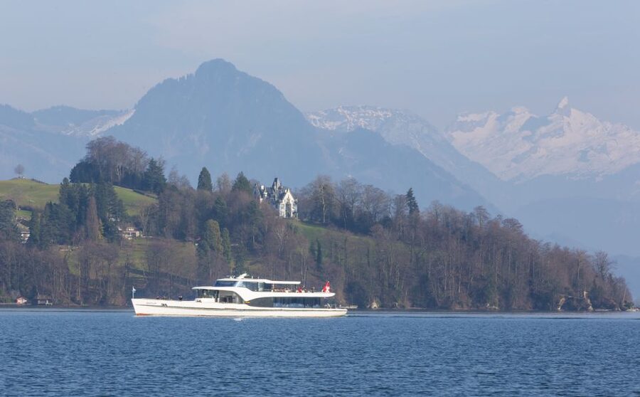 Lucerne: Walking and Boat Tour with Cheese & Wine Tasting - Swiss cheese and wine as an optional finish