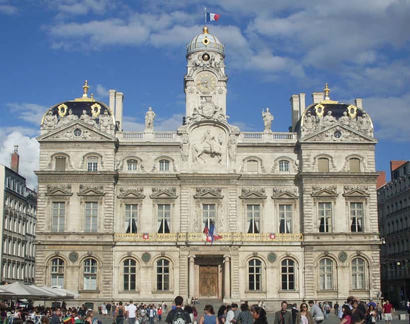 Lyon: City Highlights Walking Tour - Starting at Place Bellecour or Place Saint-Jean