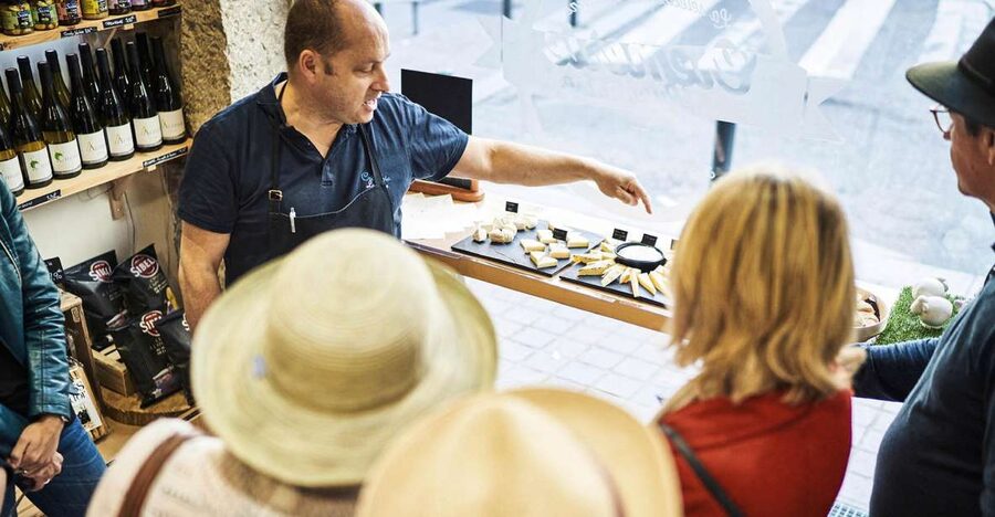 Lyon: Food Walking Tour with a Local Guide - Starting at Place du Change in Vieux Lyon